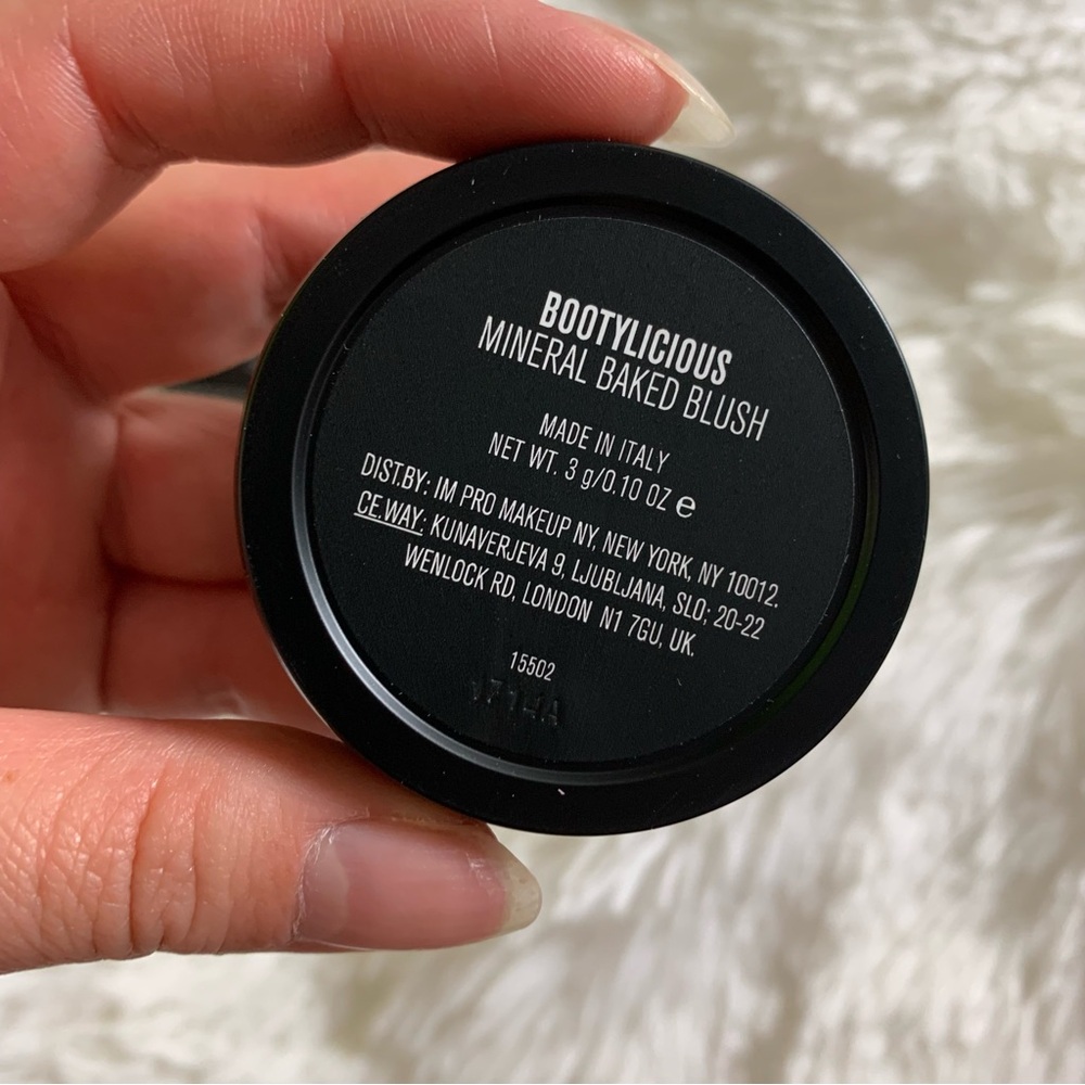 IL MAKIAGE Mineral Baked Blush Bootylicious Brand New In Box NWT - Picture 2 of 6